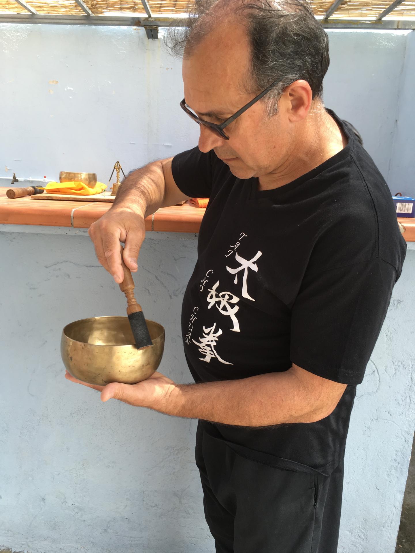 un bol, un son, une vibration
